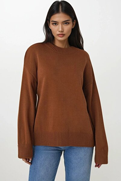 Trend Alaçatı Stili Women's brown crew neck Oversized knit sweater alc-x14901