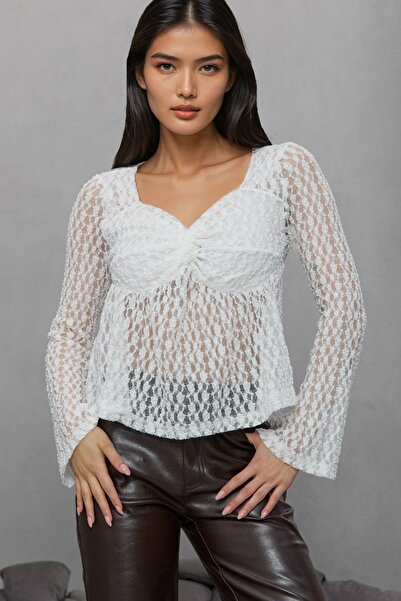 Trend Alaçatı Stili Women's white heart collar embossed lace blouse alc-x14897
