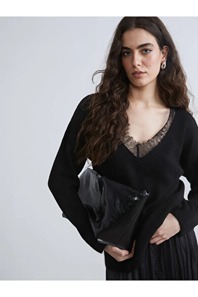 LC Waikiki LCW Vision Siyah V Yaka Dantel Detaylı Oversize Kadın Triko Kazak