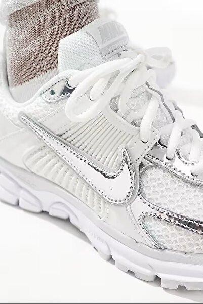 Nike Zoom Vomero 5 Sneaker 🏃‍♂️ Hız, Konfor ve Şıklık!