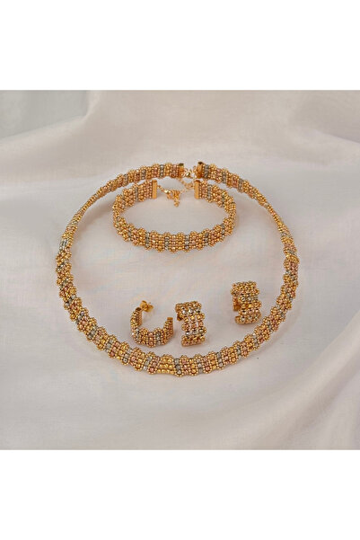 Un Dorica gold alternative set: harmonious luxury