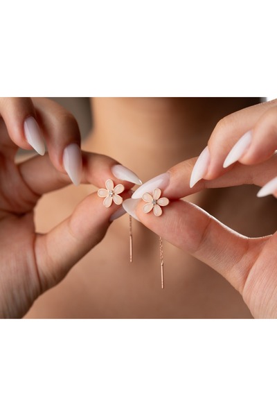 Nefertiti 925 Ayar sallantılı papatya küpe.rose.gold.rodaj Papatya