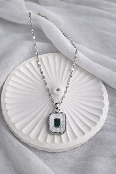 Melesh قلادة باجيت من الحجر الأخضر بنمط الفولاذ