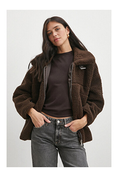 LC Waikiki Karışık Yaka Detaylı Pelüş Mont Kahve