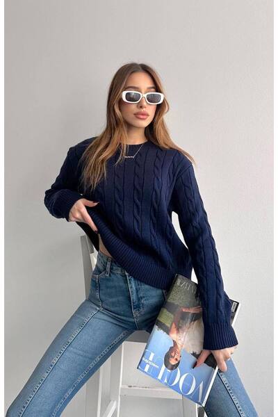 By Kuzey Aras Women's Crew Neck Knit Detailed Premium Sweater