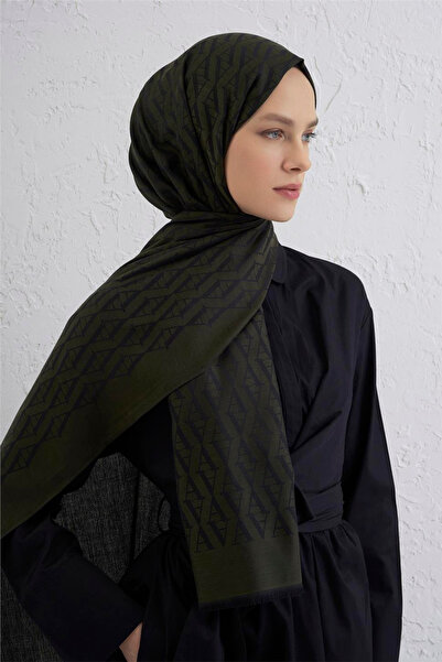 Armine شال بنمط مونوغرام 06