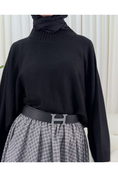 Modamorfo Плетен пуловер с полуяка и обло деколте - черен