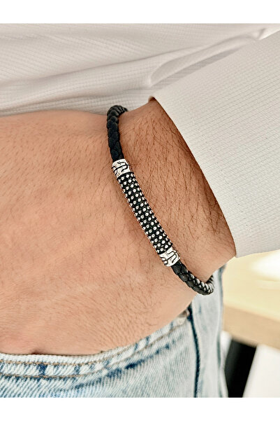 FERRO سوار رجالي من الفضة والصلب والجلد باللونين الفضي والأسود FRJ10103B-J مع...