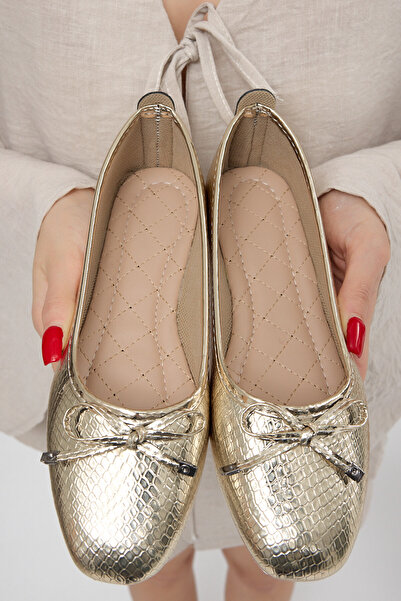 Tonny Black Women's Gold Snakeskin Look Bow Detailed Casual Ballerinas