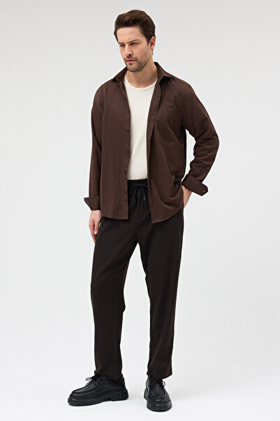 macharel jeans بنطلون رجالي بني اللون بقصة مريحة وحزام مطاطي ورباط وجيوب جانبية