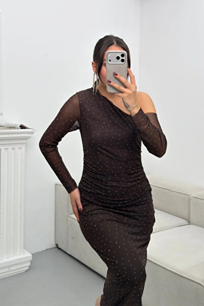 MOZENA Rochie cu un singur umăr, căptușită cu tul și aplicații de pietre