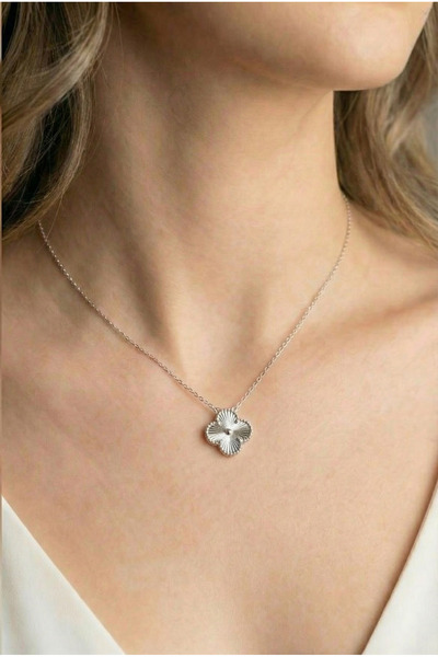 Vinces 925 Ayar Gümüş Beyaz Taşlı Yonca Kolye - Lumina-X Korumalı