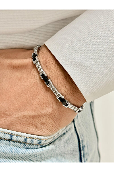 FERRO سوار رجالي من الفولاذ باللونين الفضي والأسود FRJ10143A-J مع ضمان لمدة ع...