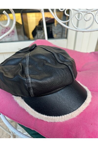 gozdeasutayaccessory Black Leather Front with Fur Detail Cap