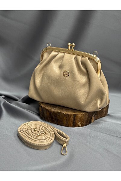 BENAHOLL حقيبة نسائية ميرفا ذهبية اللون مع حزام مزين بالتفاصيل، حقيبة يد وحقي...