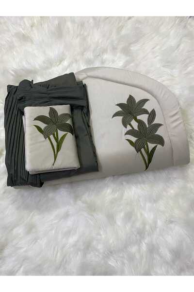 LUXURY A padded prayer rug set for your comfort, featuring beautiful and mode...