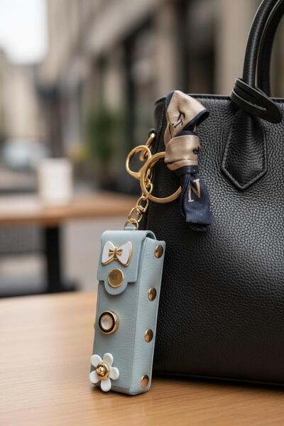 GIG حقيبة أحمر الشفاه الفاخرة بتفاصيل الفولار، إكسسوار أنيق