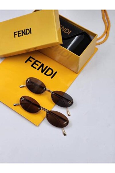 Fendi نظارات شمسية مع جميع الملحقات