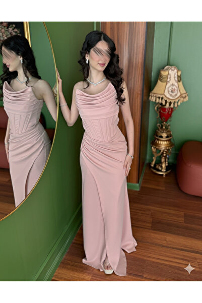 ALGOOD A pink dress with delicate details and elegant pleats