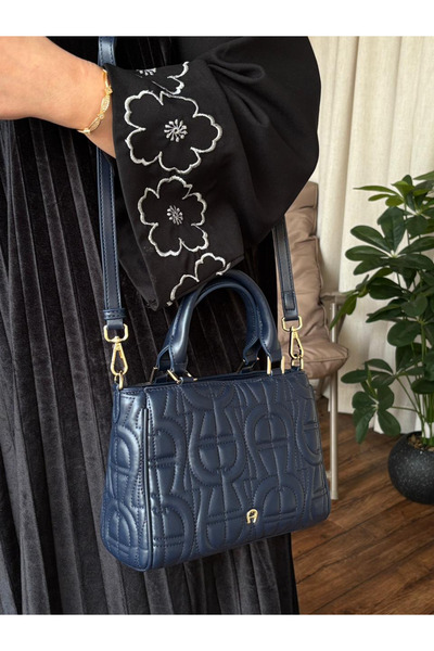 RRD Shoulder bag with accessories