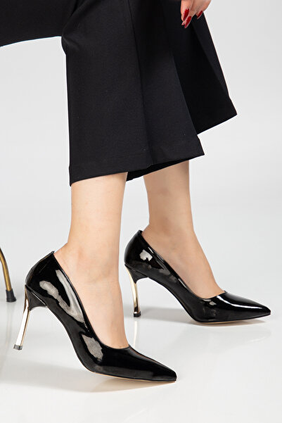 RODEMA حذاء نسائي بكعب رفيع وتفاصيل أنيقة