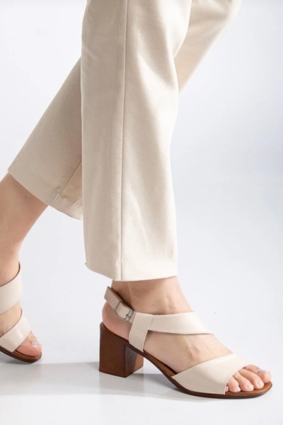 yezy shoes Comfortable Daily Women's Sandals with Side Band Detail