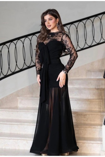 Almorjan Lace dress with a fitted silhouette and black chiffon skirt