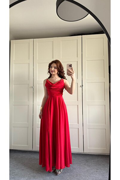 AYŞENUR DİNÇER Degaje Gold Detaylı Saten Abiye Kırmızı