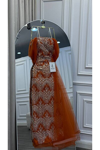 Banan dresses فستان خيال مطرز بلون البرتقالي