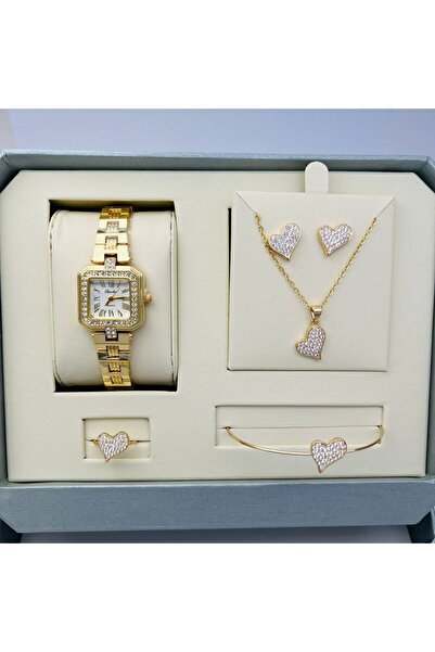 GGGG طقم نسائي ماركة فندربلو