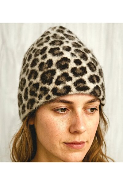 aseh shop Leopard patterned feathered beanie