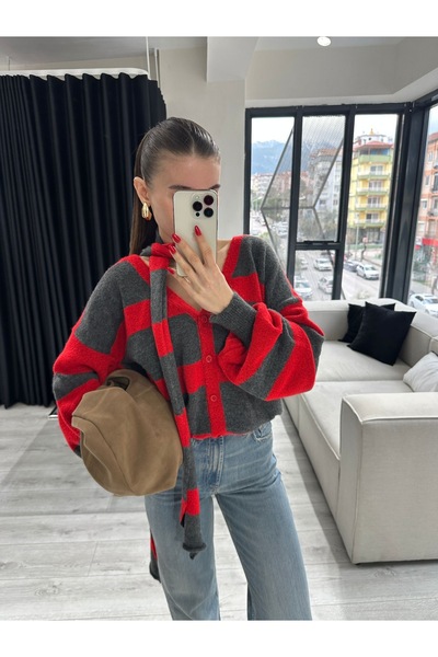 Özgece ATKILI TRİKO HIRKA