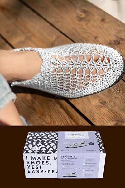 Schachenmayr Botties Knitting Shoe Sandal Kit (DIY Sandal Embroidery Kit)