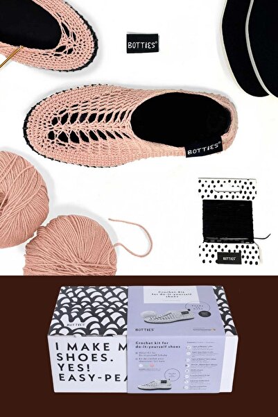 Schachenmayr Botties Knitting Shoe Sandal Kit (DIY Sandal Embroidery Kit)