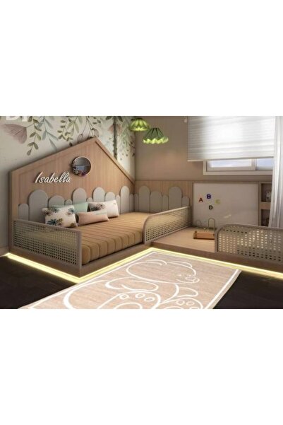 Or Rug decorated with bear print in distinctive colors 100 x 150 cm