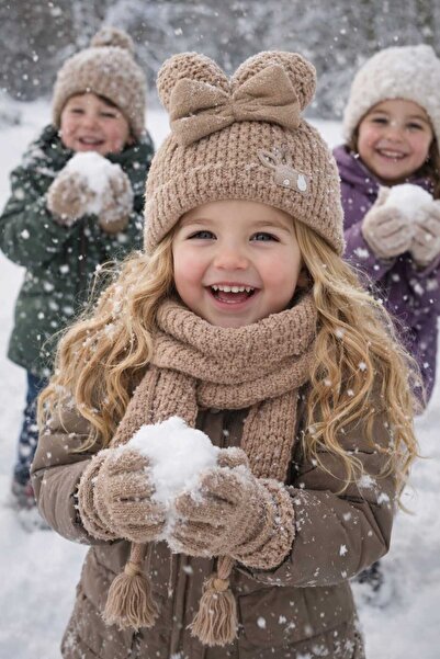 Kitti KURDELA DETAYLI TAVŞAN FİGÜRLÜ İÇİ POLAR ASTARLI KIZ ÇOCUK ATKI BERE EL...