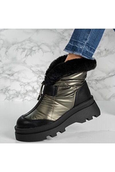 Sofia Store Women's fur-lined and waterproof boots made of suede and eco-leat...