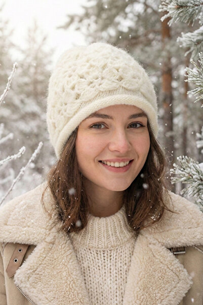 Kapin Ecru Knitwear Beanie with Knitted Flower Detail