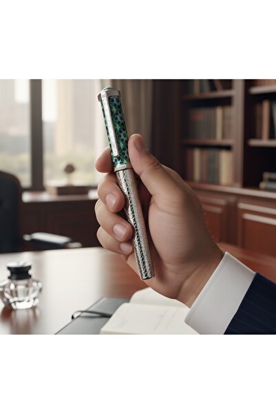 CAAT Cateraa luxury pen, distinctive cap