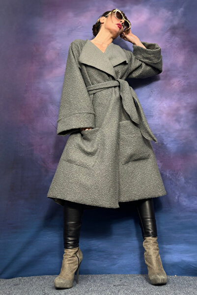 Quincey Buklet Wide Cut Cardigan/Coat/Jacket with Pockets under the Knees