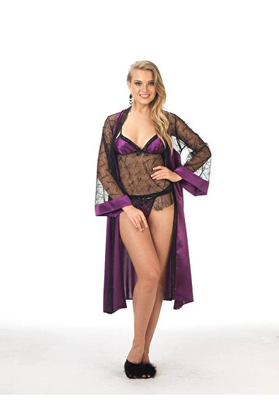 Stylish black and mauve nightgown