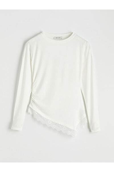 LC Waikiki Ekru Bisiklet Yaka Dantel Detaylı Büzgülü Bluz