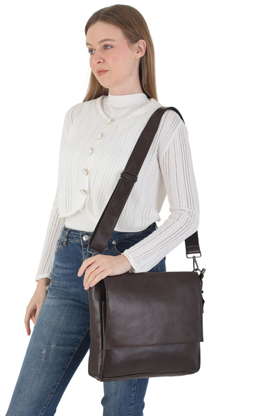 Erzeno Genuine Leather Unisex Brown Laptop Bag (Notebook Bag, MacBook Bag and...