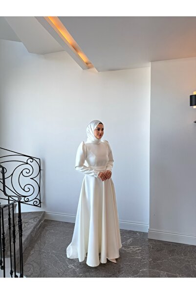 By Atelier Lia Beyaz Kuyruklu Nikah Elbisesi