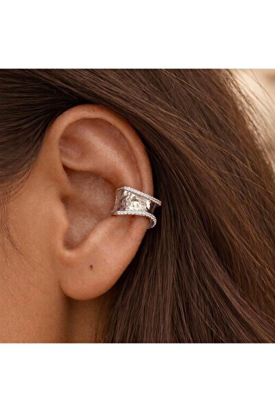 neslyaccessories Metal form silver ear cuff