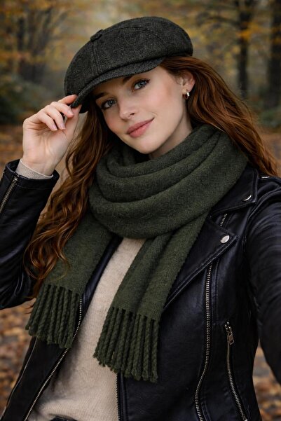 kuru Fii personajul principal al combinației de iarnă! Șapcă cu model picior ...