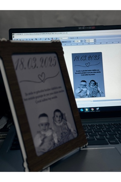 Çelik Küçüklük Resim Birleşimiyle Ahşap Mini Tablo - En Tatlı Hediye