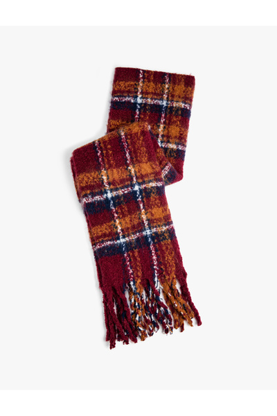 Koton وشاح نسائي بيج اللون مزين بشرابات ونقشة مربعات