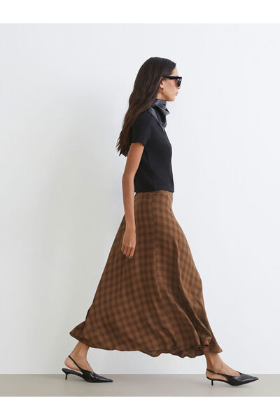 LC Waikiki Brown Plaid Skirt with Elastic Waistband