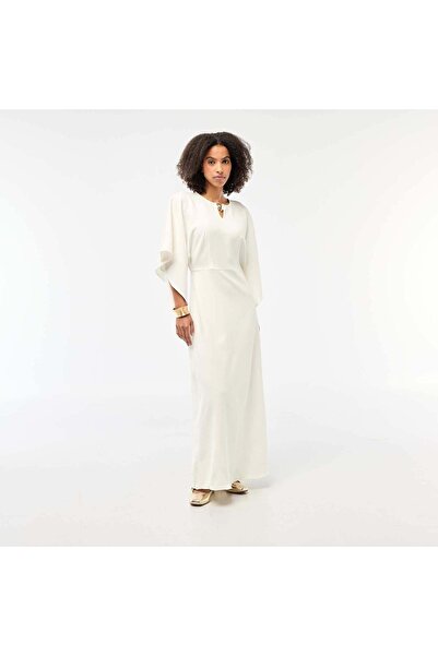KIABI Crepe Knit Maxi Dress with Gold-Tone Jewelry Detail WHITE